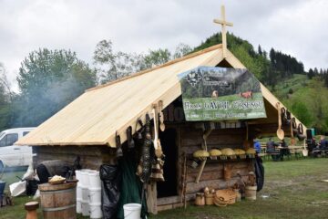 Flutur i-a îndemnat pe suceveni să spună mai tare că iubesc Bucovina „pentru că ani de zile alții ne-au confiscat-o”
