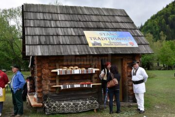 Flutur i-a îndemnat pe suceveni să spună mai tare că iubesc Bucovina „pentru că ani de zile alții ne-au confiscat-o”