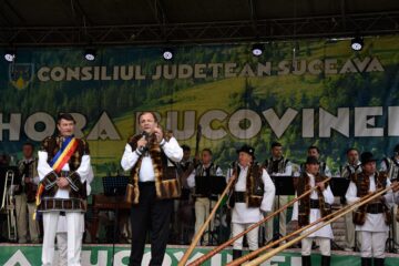 Flutur i-a îndemnat pe suceveni să spună mai tare că iubesc Bucovina „pentru că ani de zile alții ne-au confiscat-o”