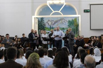 Deținuții au cântat despre slava lui Dumnezeu Foto: georgeignat.com