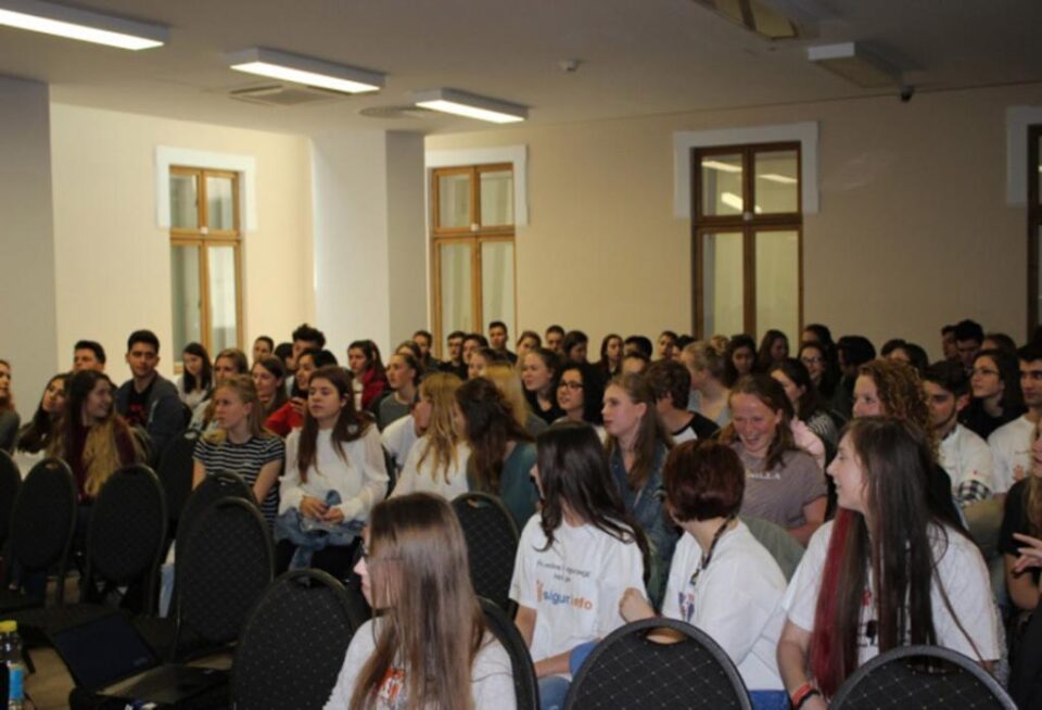 Proiect internațional de voluntariat, la Colegiul Național „Mihai Eminescu”