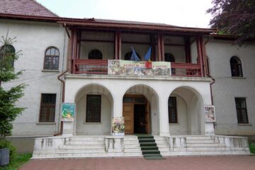 La Muzeul de Științele Naturii din Suceava s-a deschis ieri prima expoziție de plante carnivore