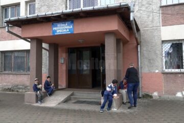 Școala mai poate sta în chirie în clădire până la finele lunii iunie