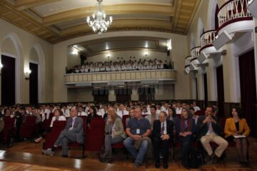 Proiectul reunește la Câmpulung Moldovenesc elevi și profesori din șapte școli din Anglia, Franța, Italia, Polonia, Portugalia și România