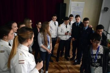Proiectul reunește la Câmpulung Moldovenesc elevi și profesori din șapte școli din Anglia, Franța, Italia, Polonia, Portugalia și România