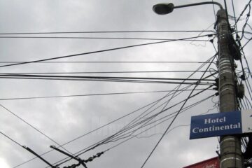 Cablurile aeriene ar urma să fie îngropate