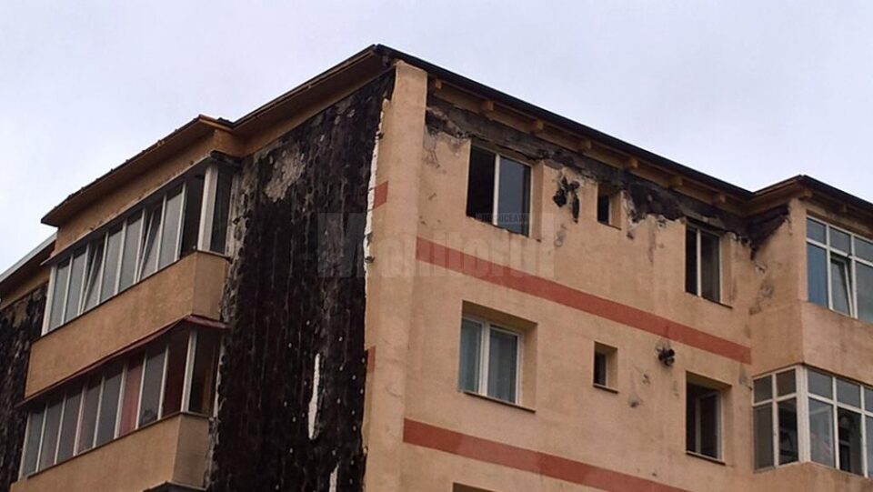 Lucrări intense la blocurile afectate de dezastruosul incendiu de la Gura Humorului