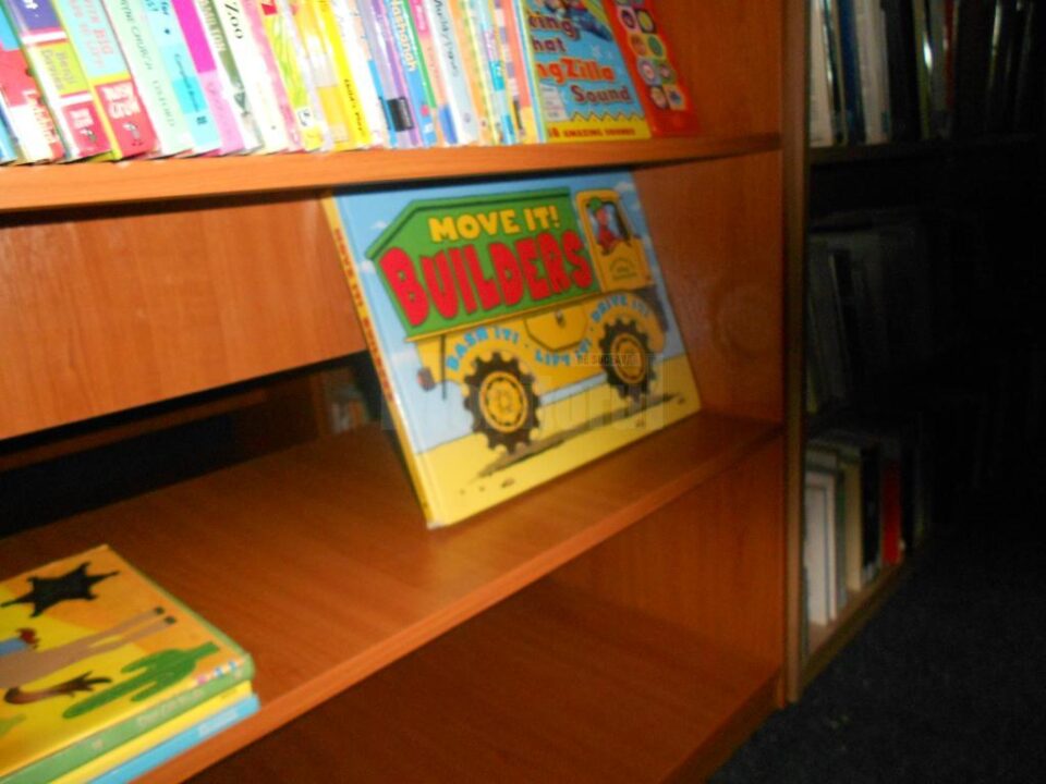 O mie de cărți în limba engleză pentru Biblioteca Bucovinei și câteva biblioteci publice din județ O mie de cărți în limba engleză pentru Biblioteca Bucovinei și câteva biblioteci publice din județ