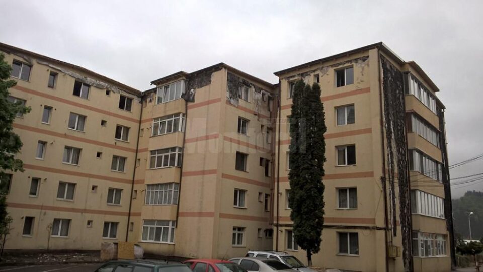 Blocurile din Gura Humorului afectate de puternicul incendiu din noaptea de 12 spre 13 aprilie