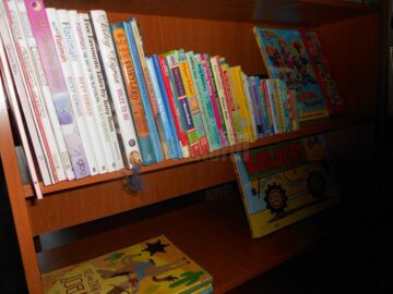 O mie de cărți donate pentru Biblioteca Bucovinei și câteva biblioteci publice din județ