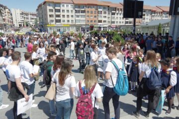 Aproape 1.200 de participanți la Marșul anti-violență, anti-drog, anti-tutun și de prevenire a accidentelor rutiere