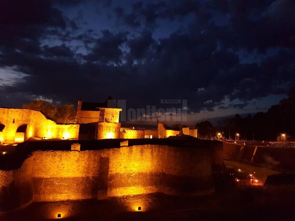 Spectacol cu foc in Cetatea Sucevei 3