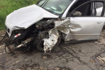 Trei autoturisme au fost implicate ieri într-un accident pe DN 29A