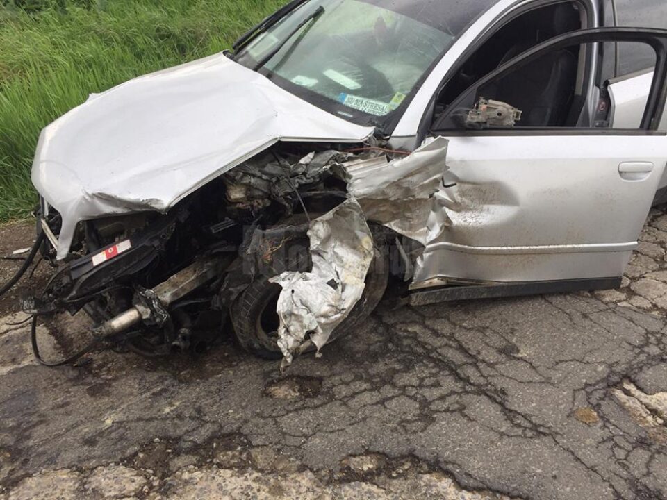 Trei autoturisme au fost implicate ieri într-un accident pe DN 29A