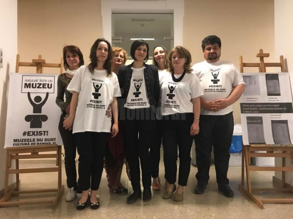 Protest al angajaților muzeului