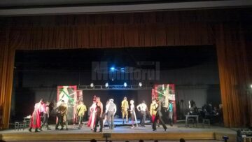 Sub biciul necruțător al lui Matei Vișniec, la ”Cabaretul Dada”