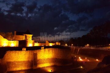 Spectacol cu foc la cetate