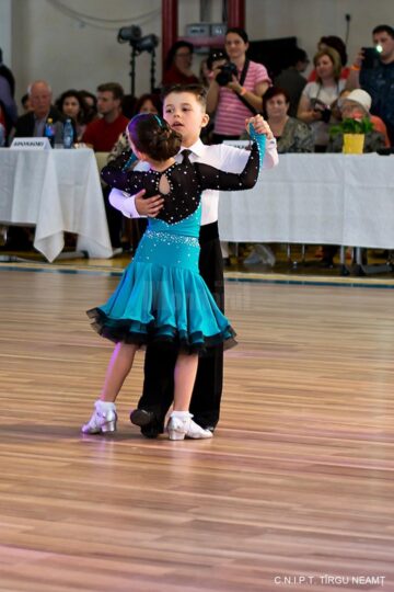 Dansatori suceveni, pe podium la competiții naționale și internaționale de dans sportiv