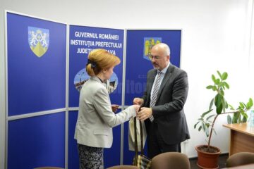 Prefectul de Suceava, Mirela Adomnicăi, și E.S. Marcin Wilczek, Ambasadorul Republicii Polone în România
