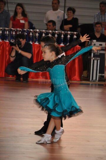 Dansatori suceveni, pe podium la competiții naționale și internaționale de dans sportiv