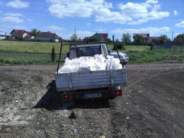 Groapă de gunoi ilegală, desființată de Primăria Suceava