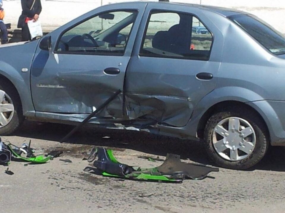 Accidentul s-a produs pe 23 aprilie 2015, la intersecția străzii Armatei cu strada Horia, în apropiere de sediul Școlii Militare de Subofițeri Jandarmi Fălticeni. Foto: ziaruldepenet