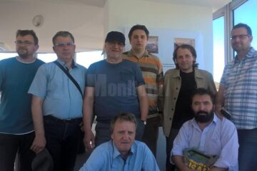 Florin Dan Prodan, alături de o parte dintre cei care au participat la vernisajul expoziției