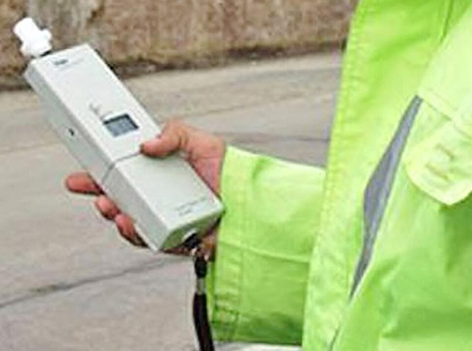 Tânăra a fost testată cu aparatul etilotest, rezultatul fiind de 0,84 mg/l alcool pur în aerul expirat