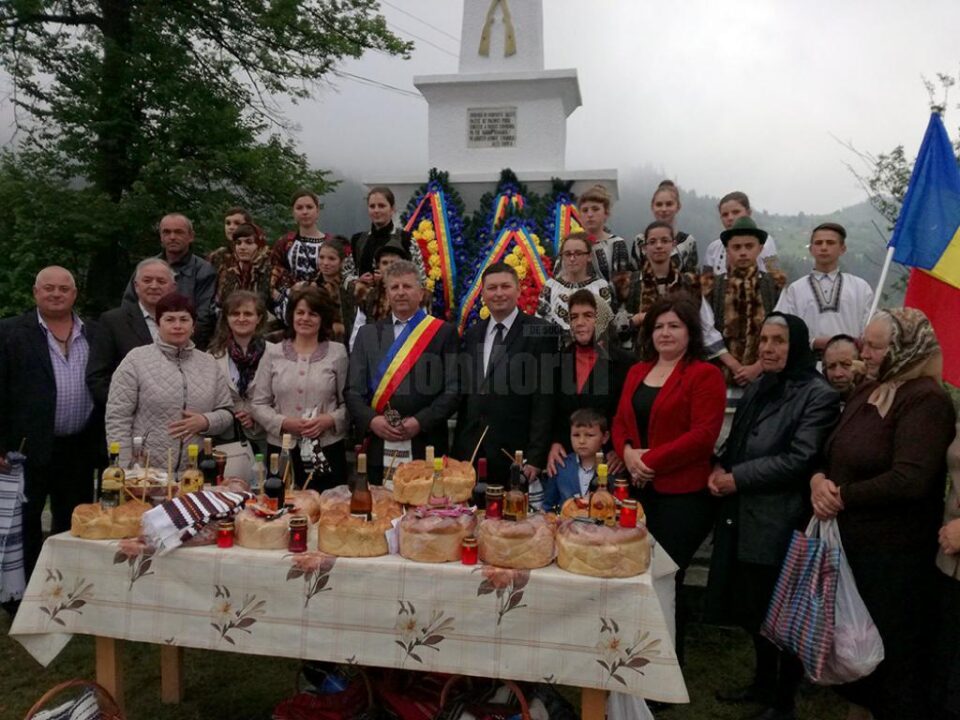 Elevii au recitat și au interpretat cântece populare și patriotice