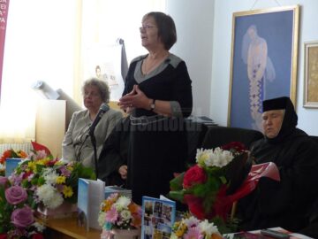 Monahia Elena Simionovici de la Voroneț și-a lansat sâmbătă cartea „Bucuria călătoriilor de suflet”