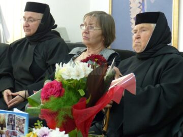 Monahia Elena Simionovici de la Voroneț și-a lansat sâmbătă cartea „Bucuria călătoriilor de suflet”
