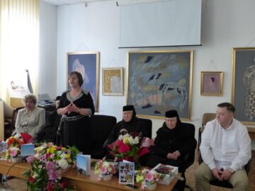 Monahia Elena Simionovici de la Voroneț și-a lansat sâmbătă cartea „Bucuria călătoriilor de suflet”