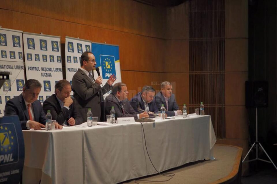 Cristian Bușoi și-a prezentat moțiunea „PNL – partidul viitorului” în fața liberalilor suceveni
