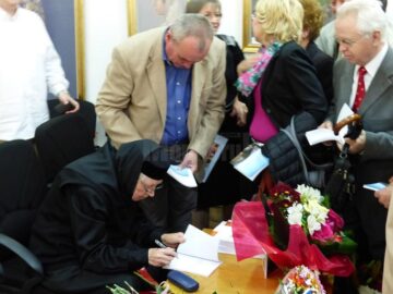 Sesiune de autografe