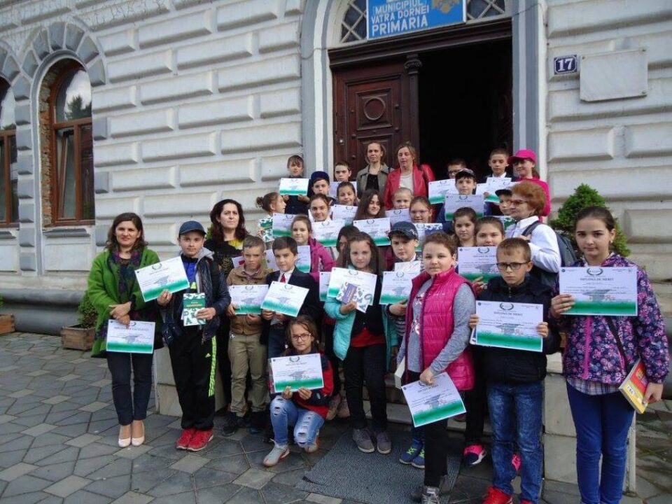 Concurs județean în cadrul parteneriatului ,,Educația pentru valori”, la Vatra Dornei