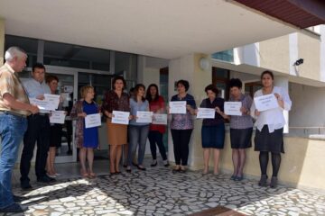 Salariații APM Suceava au întrerupt munca pentru trei ore