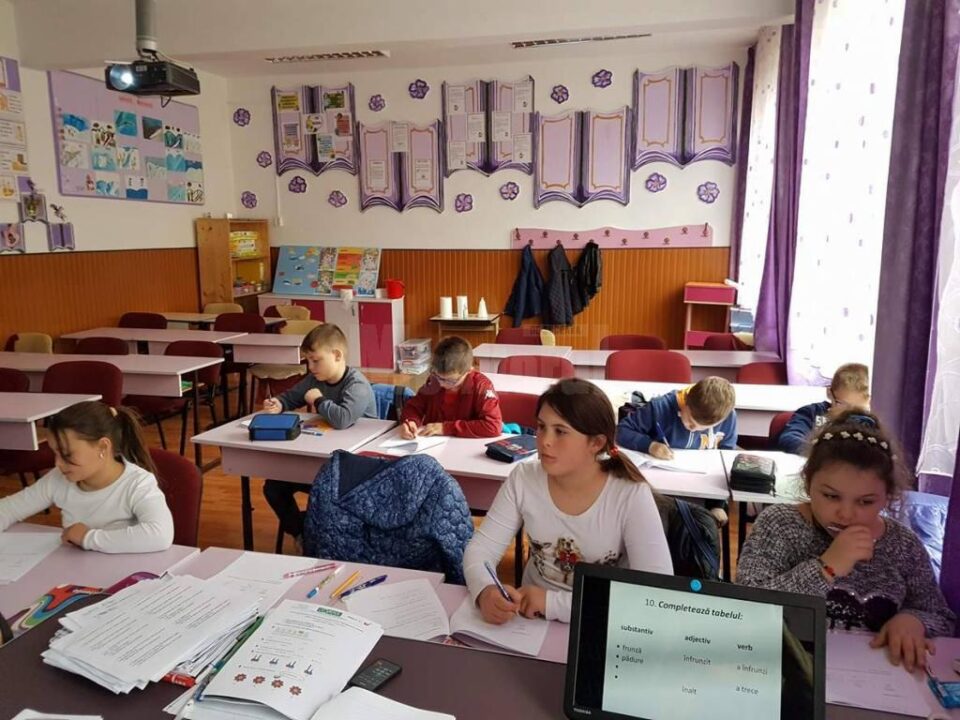 Concurs județean în cadrul parteneriatului ,,Educația pentru valori”, la Vatra Dornei