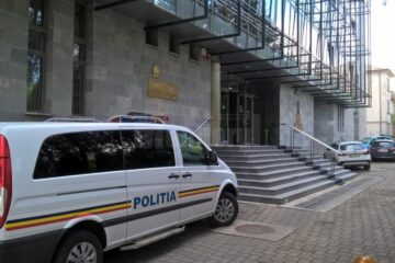 Patru suspecti au fost adusi la audieri