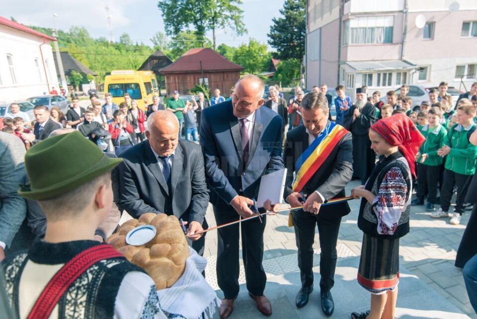 Inaugurarea primei săli de sport din comuna Putna