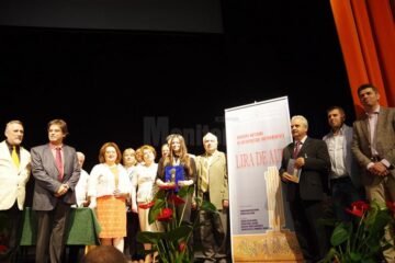 Juriul alături de comitetul de organizare