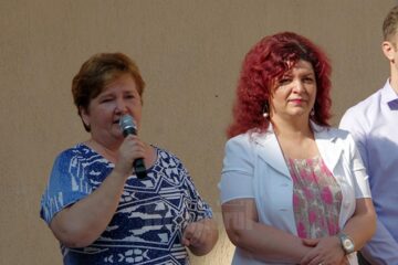 Directoarele Gabriela Mihai și Lăcrămioara Toma