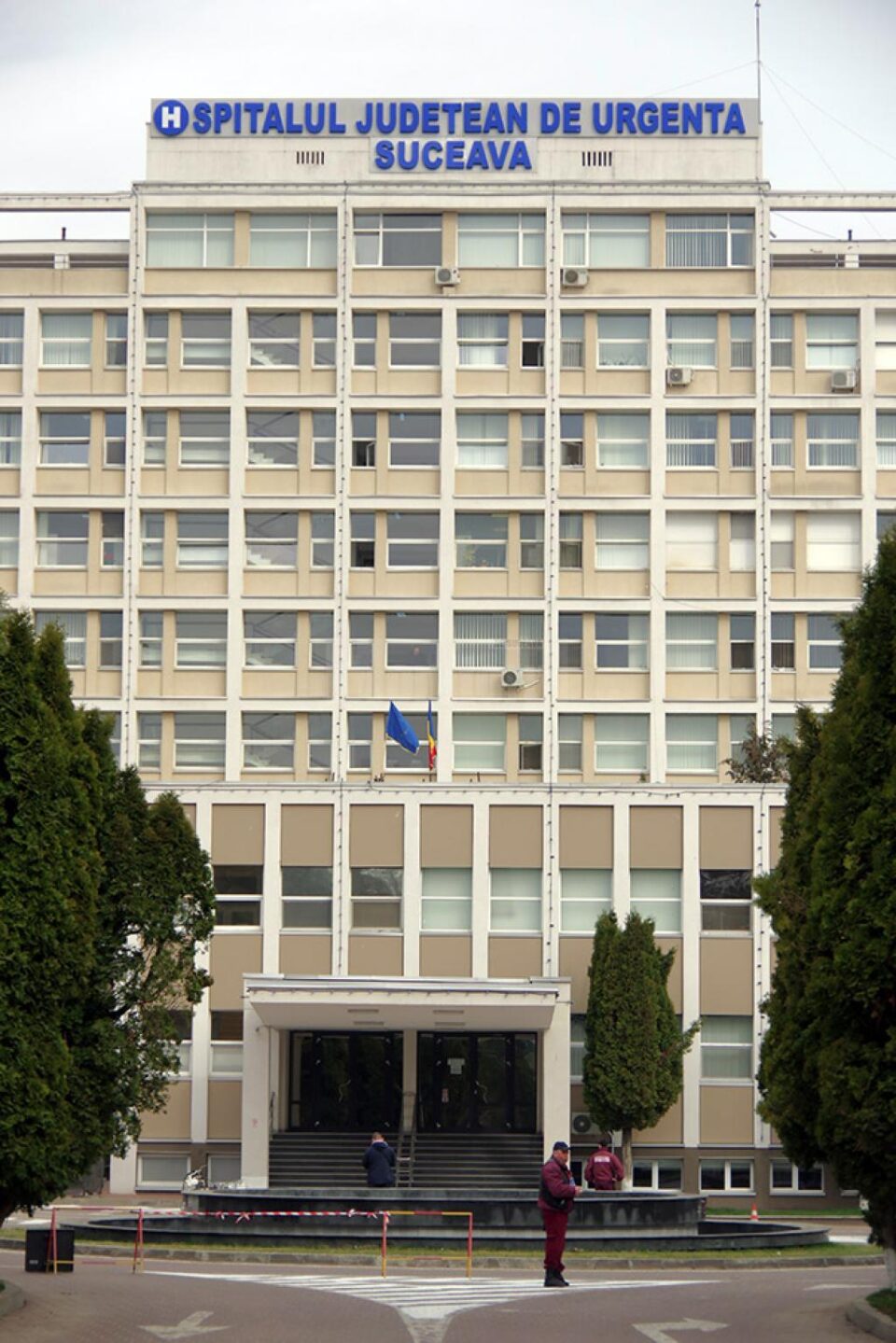 Au ajuns de pe biciclete la spital, după ce s-au dezechilibrat și au căzut în drum