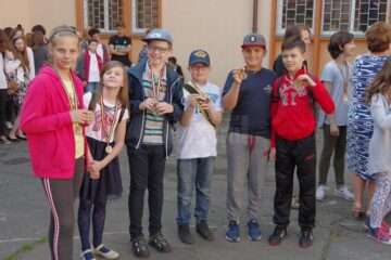 Sărbătoare cu prilejul celei de-a 54-a aniversări, la Școala Gimnazială Nr. 1 Suceava