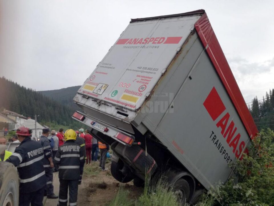 Remorca a rămas suspendată