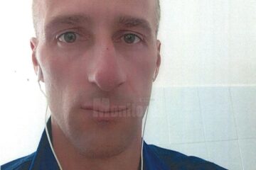 Vladimir Prisacă îi acuză pe polițiști că l-au bătut fără vreun motiv, iar ulterior l-au supus umilințelor fizice și verbale