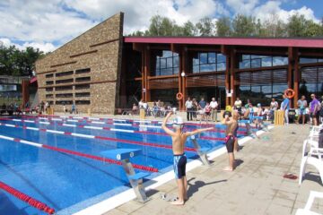 Piscinele exterioare ale complexului de agrement "Nada Florilor" din Fălticeni au fost redeschise Piscinele exterioare ale complexului de agrement "Nada Florilor" din Fălticeni au fost redeschise