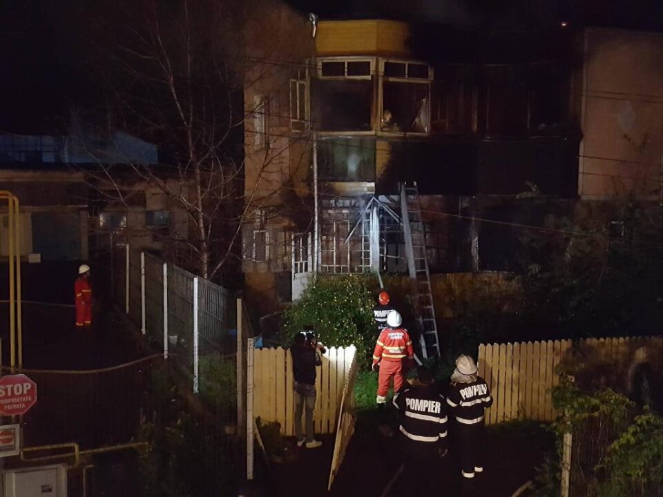 Incendiu provocat intenționat la o casă duplex din Rădăuți