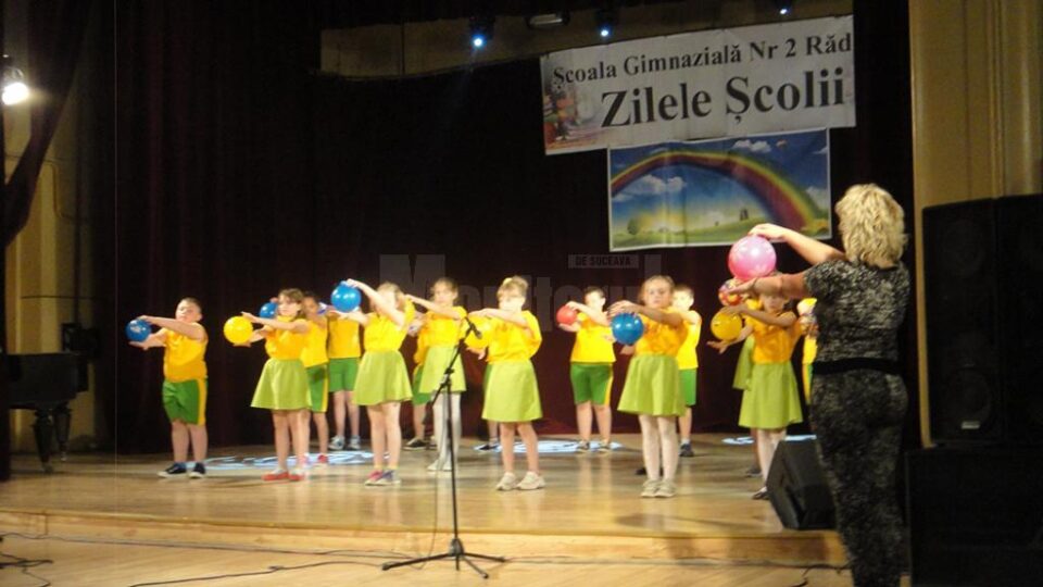 Elevii și profesorii Școlii Gimnaziale Nr. 2 au sărbătorit Zilele Școlii