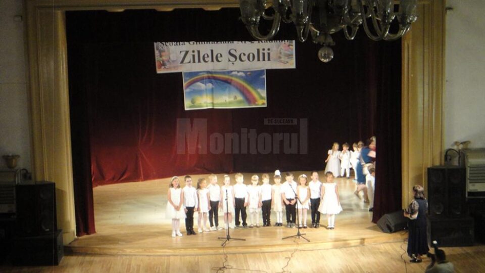 Elevii și profesorii Școlii Gimnaziale Nr. 2 au sărbătorit Zilele Școlii