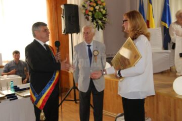 Elisabeta Lipa a primit titlul de cetățean de onoare al comunei Dumbrăveni
